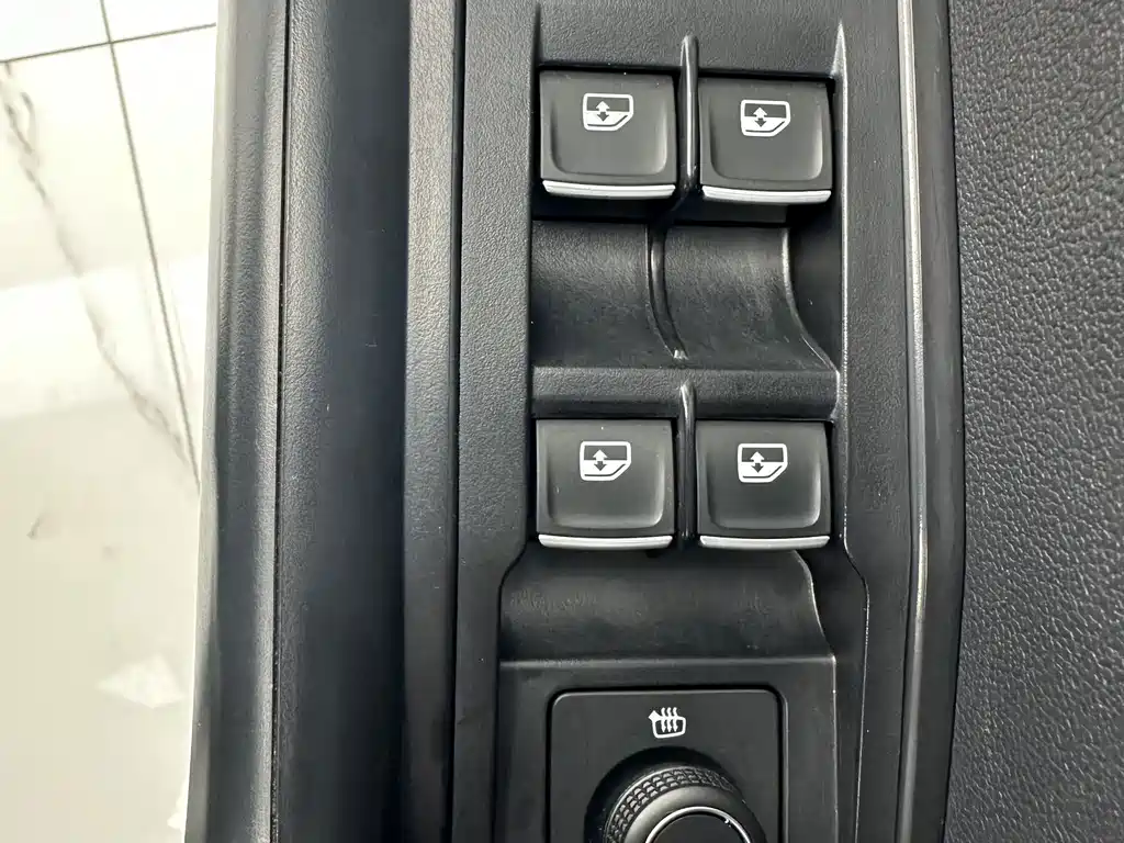 Volkswagen T-Roc — миниатюра 11