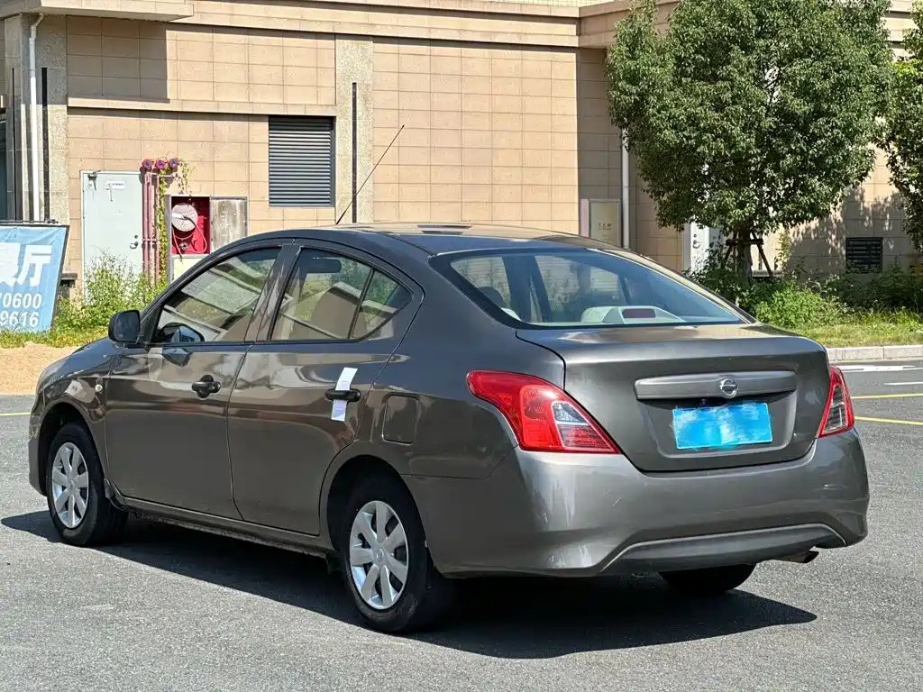 Nissan Sunny — миниатюра 4