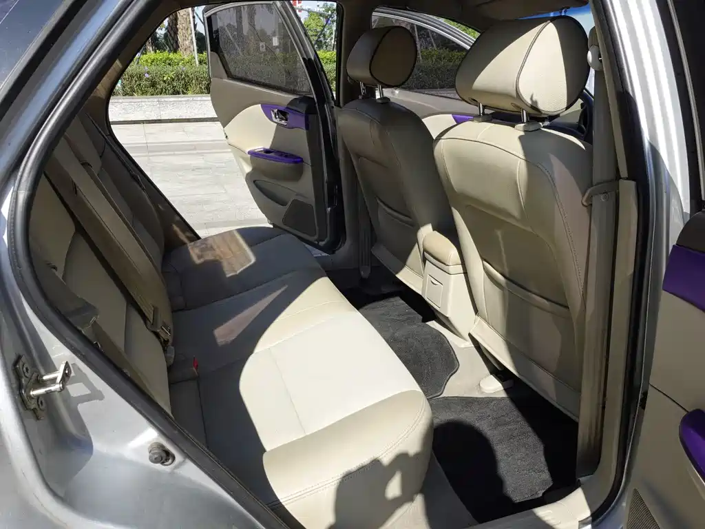 Buick Excelle — миниатюра 10