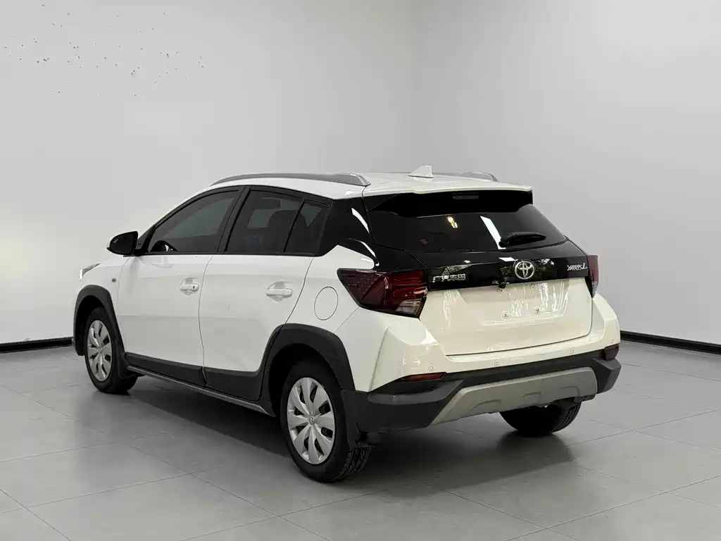 Toyota Yaris L — миниатюра 5