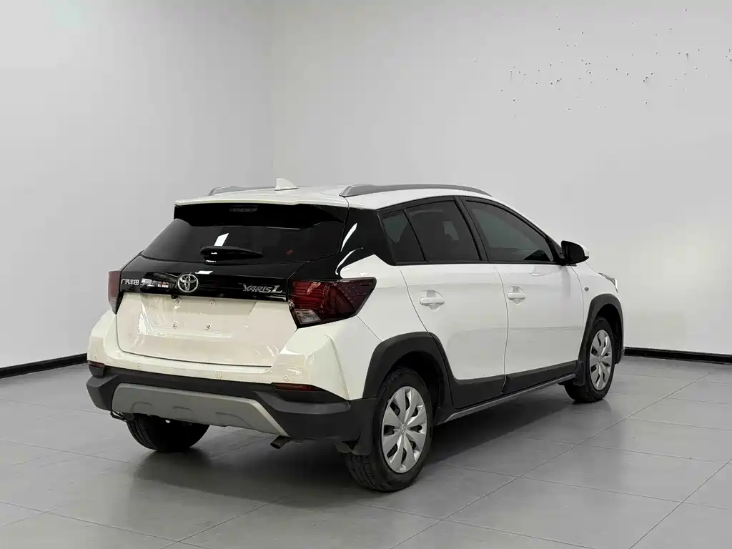 Toyota Yaris L — миниатюра 7