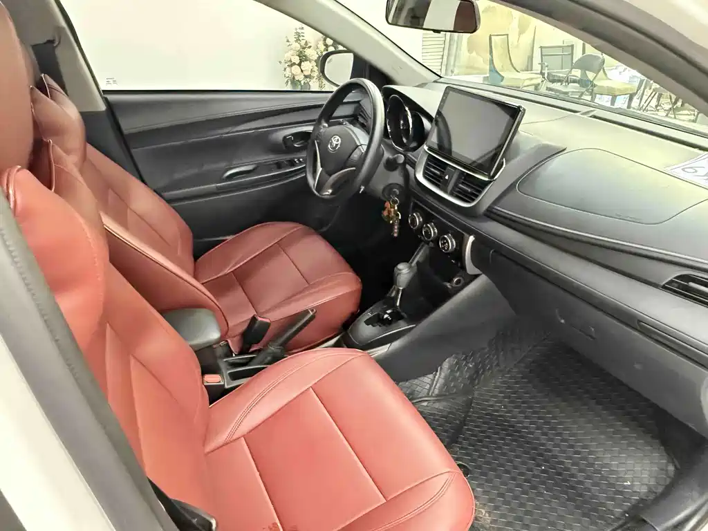 Toyota Yaris L — миниатюра 19