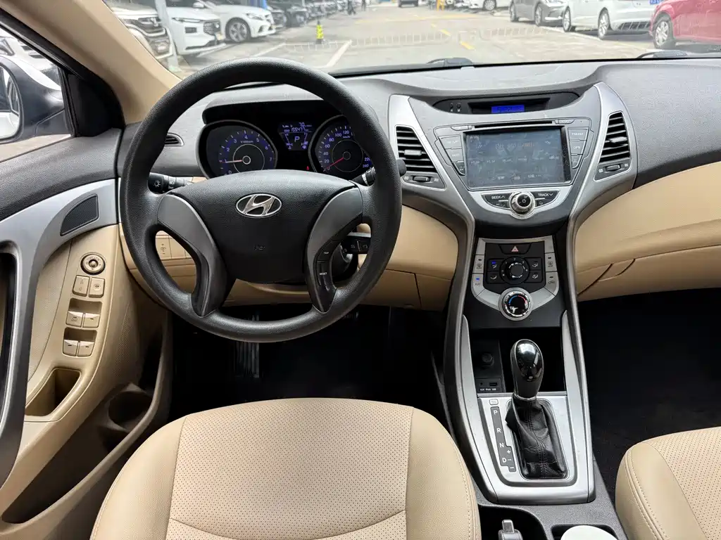Hyundai Elantra Langdong — миниатюра 13