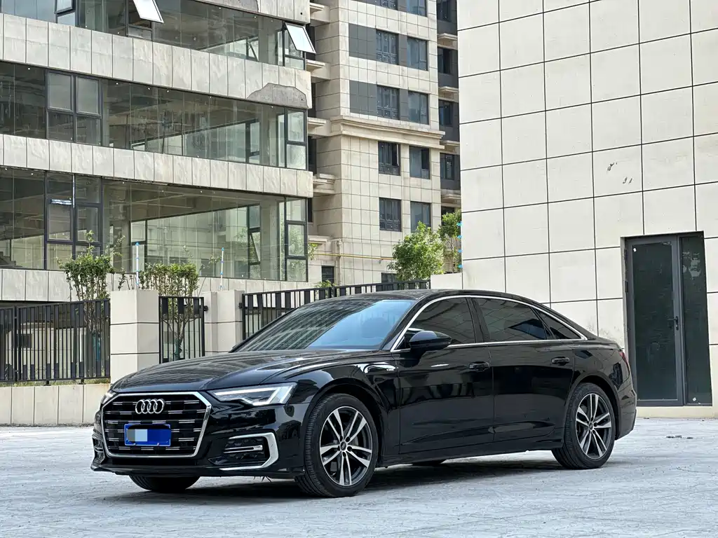Audi A6L 2022