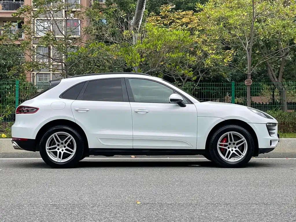 Porsche Macan — миниатюра 4