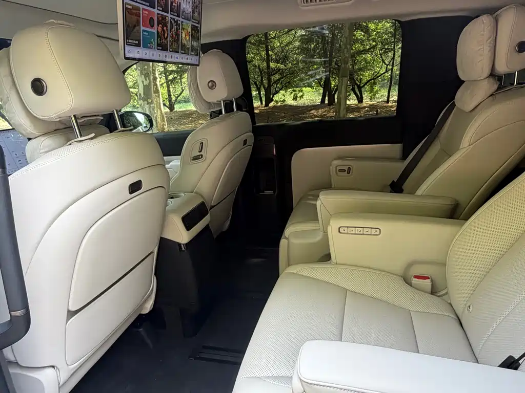 Li Auto MEGA 2025 Home