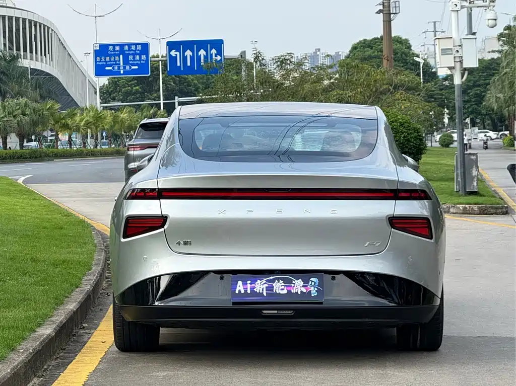 XPeng P7 — миниатюра 5