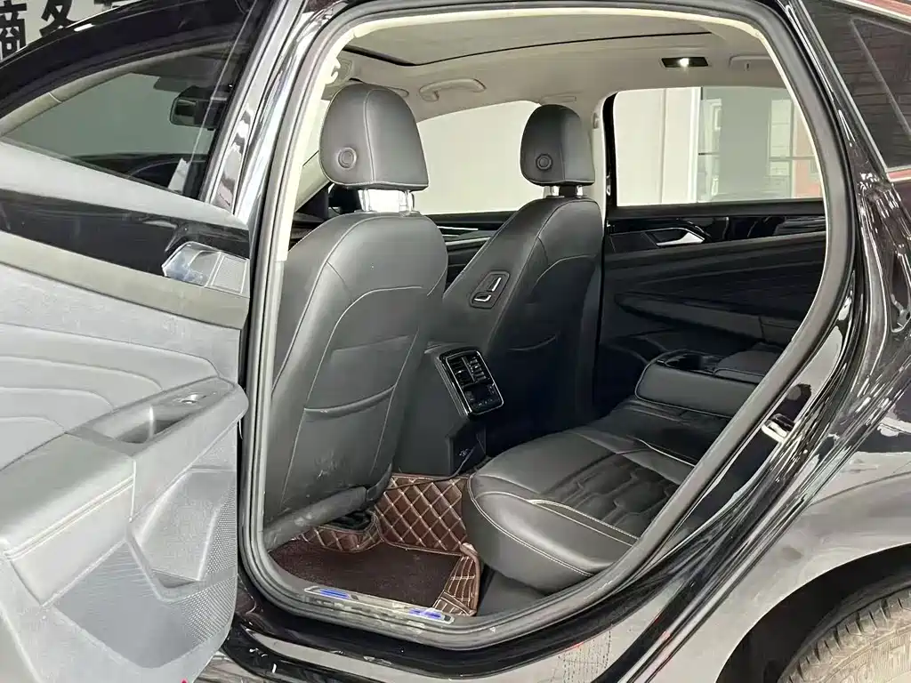 Volkswagen Passat PHEV — миниатюра 5