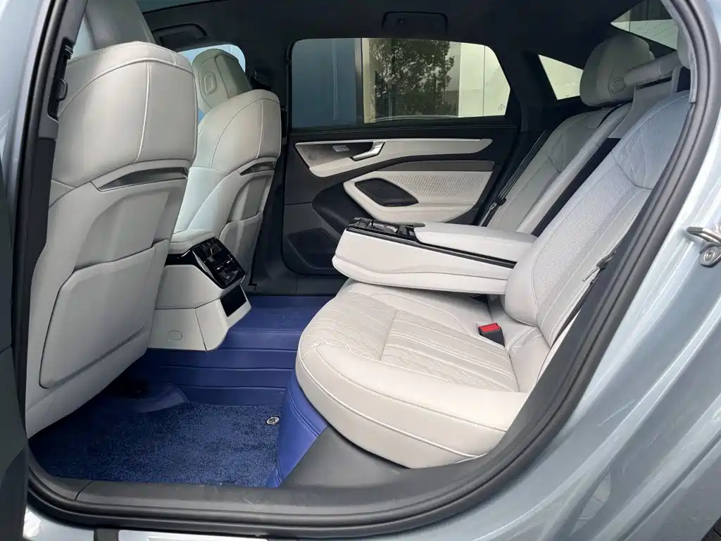 Audi A6L — миниатюра 7