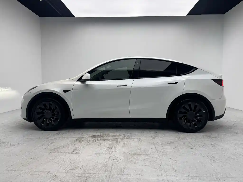 Tesla Model Y — фотографии объявления, Фото 17