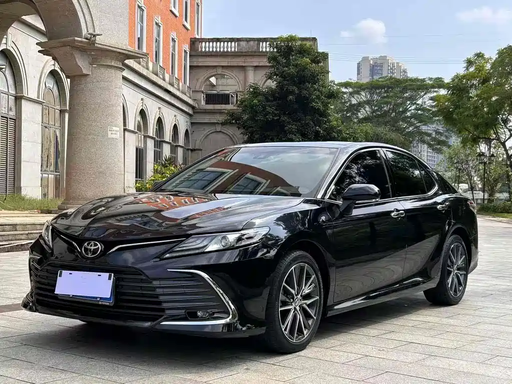 TOYOTA CAMRY
