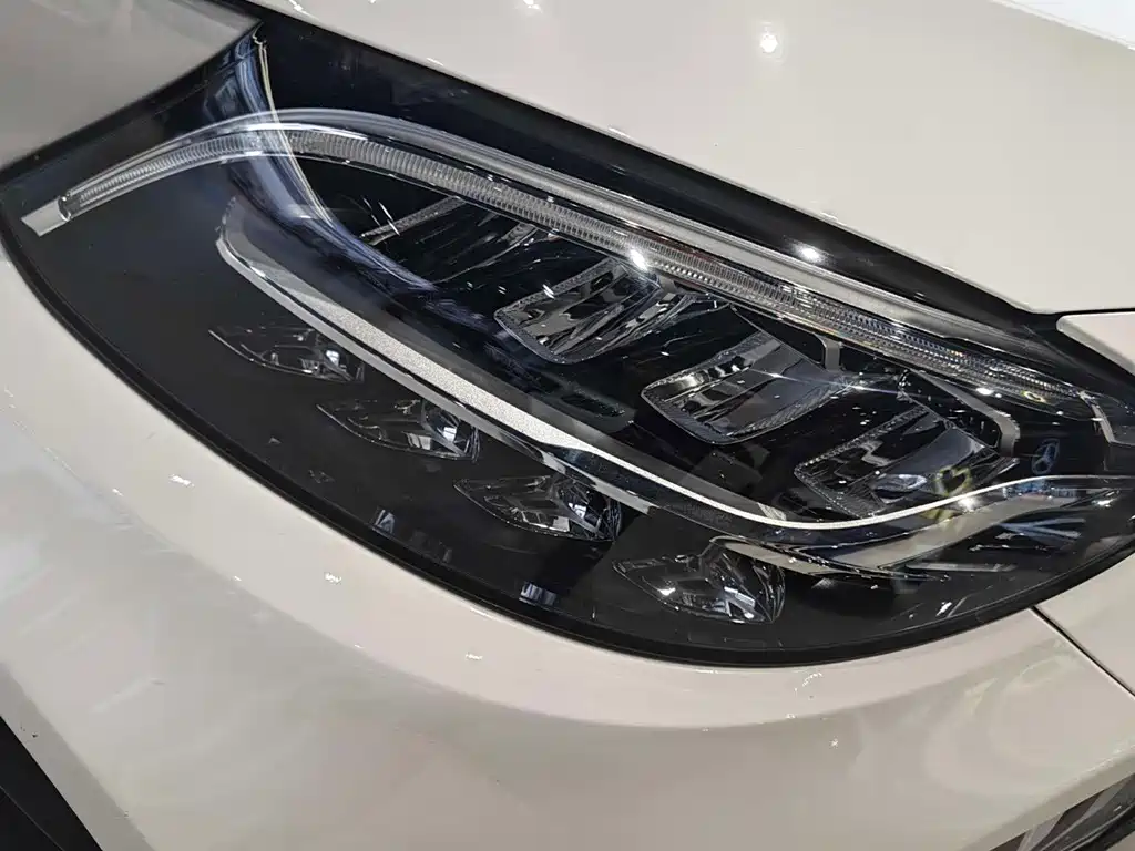Mercedes-Benz C-Class — миниатюра 7