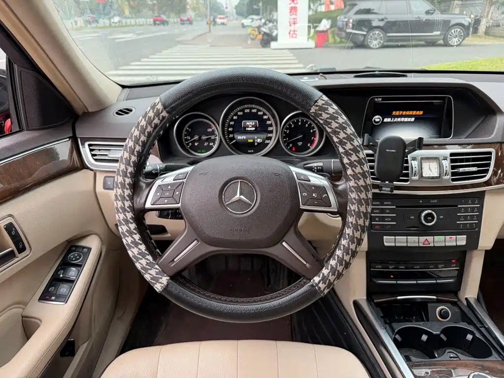 Mercedes-Benz E-Class — миниатюра 14