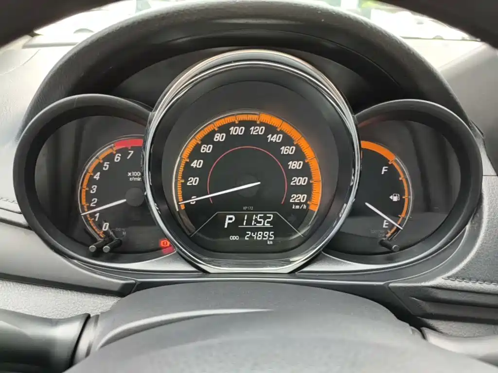 Toyota Yaris L — миниатюра 12