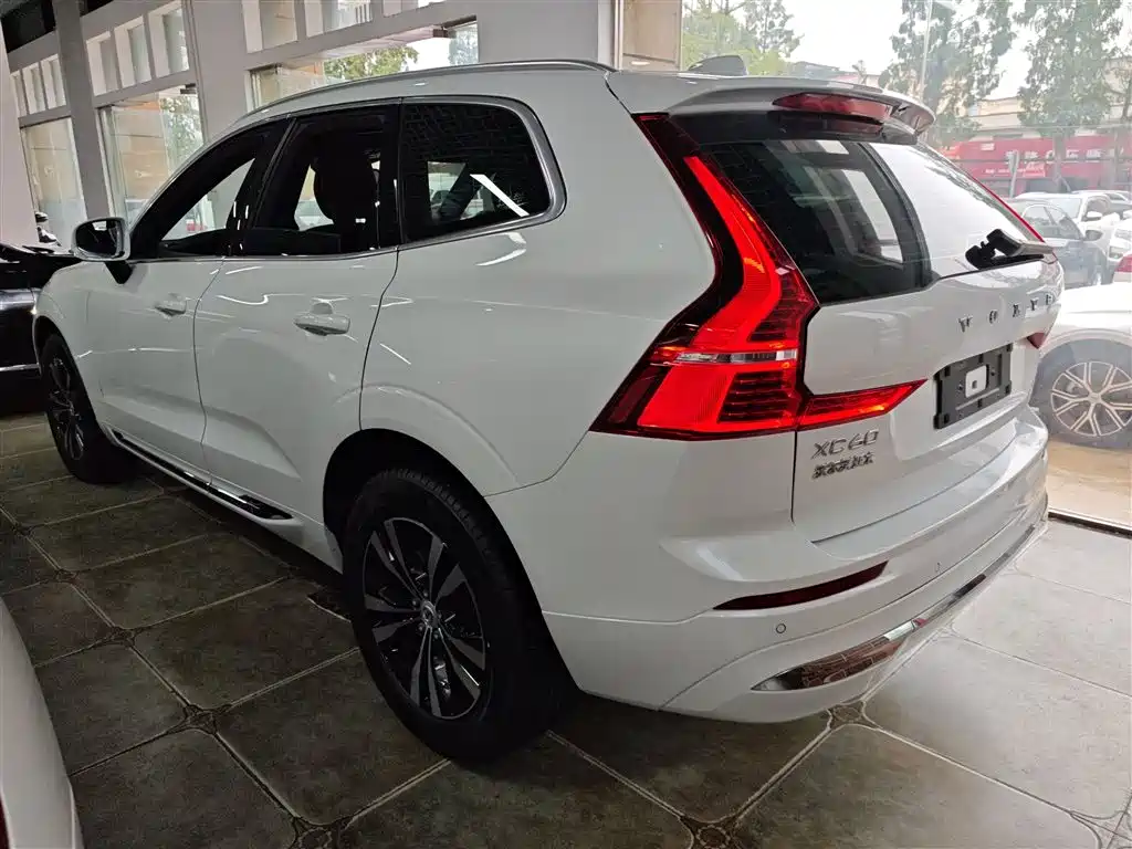 VOLVO  XC60