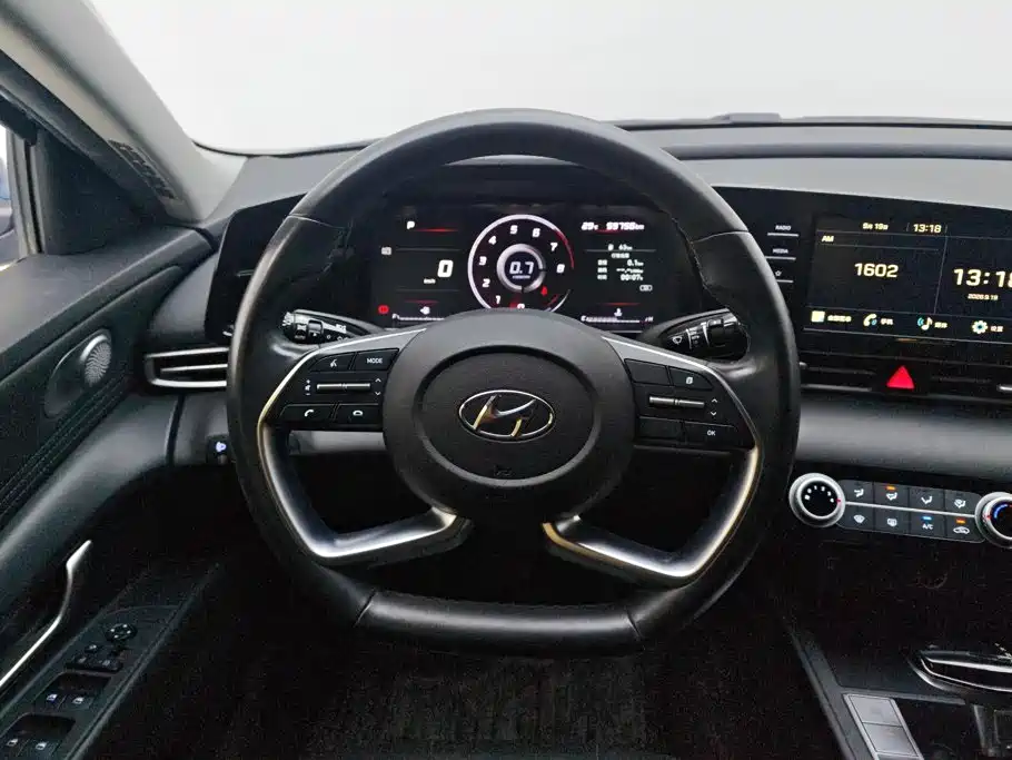 Hyundai Elantra — миниатюра 15