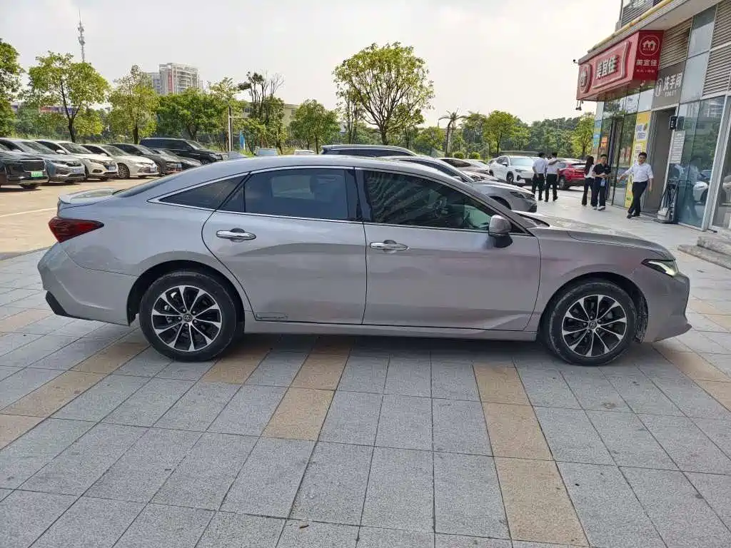 Toyota Avalon — миниатюра 9