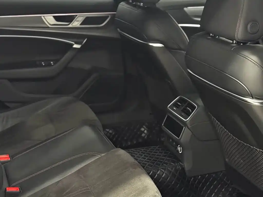 Audi A6L — миниатюра 9
