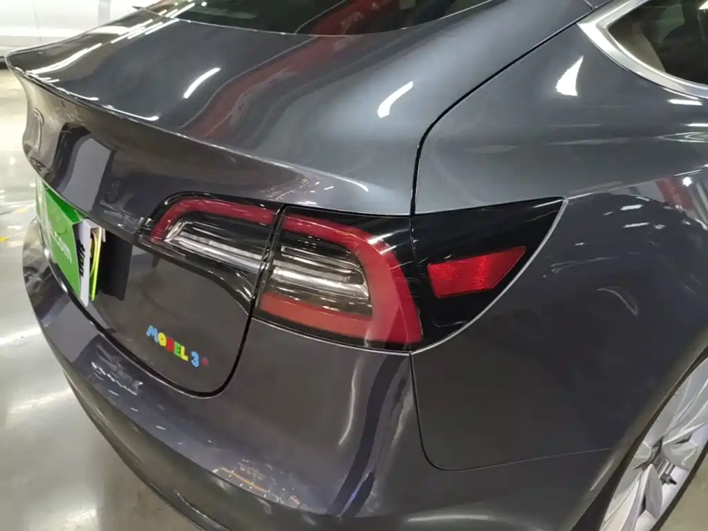 Tesla Model 3 — миниатюра 8
