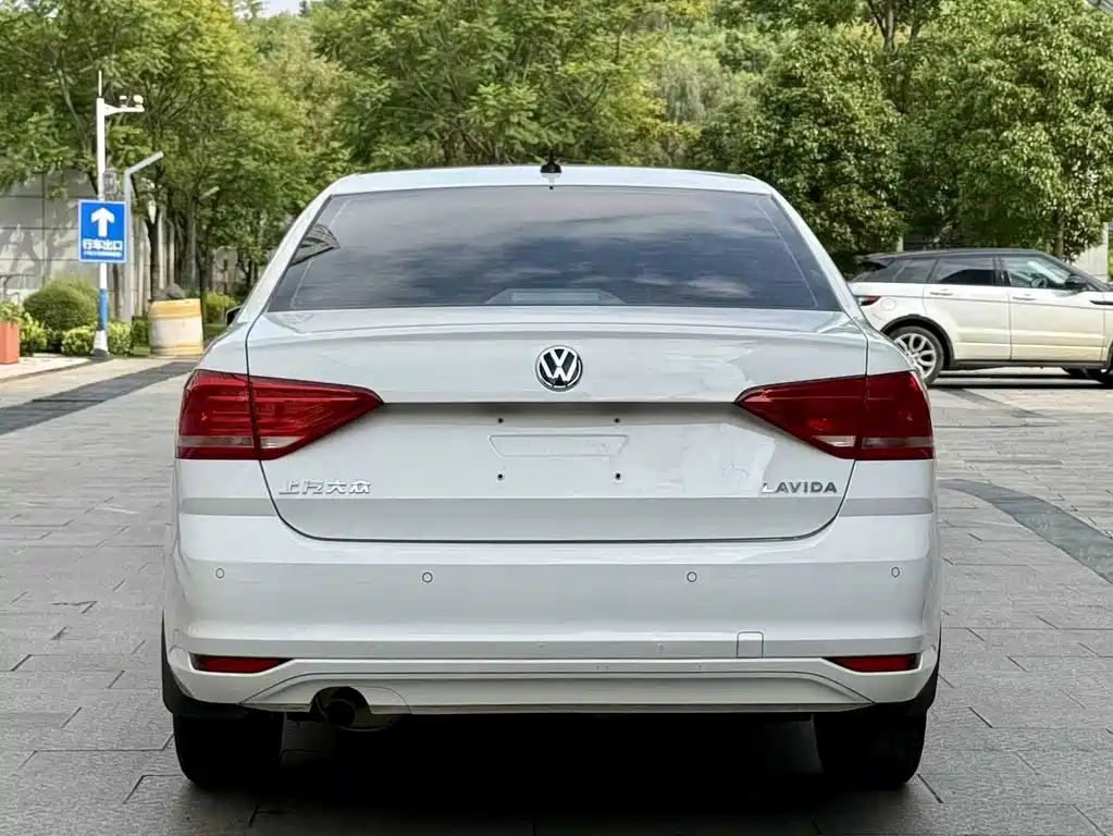 Volkswagen Lavida — миниатюра 8