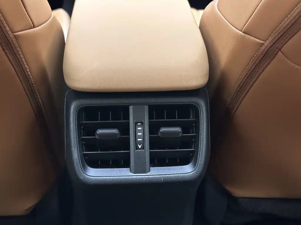 Lexus UX — миниатюра 11