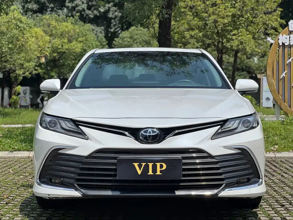 Toyota Camry — миниатюра 4