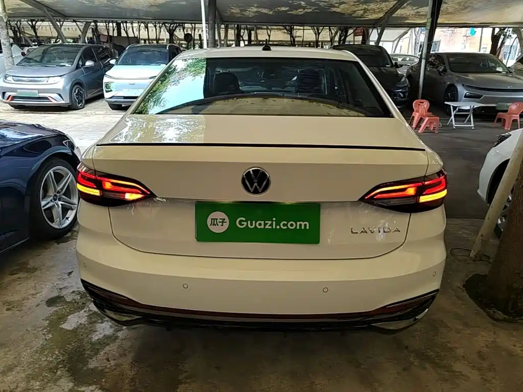 Volkswagen Lavida — миниатюра 6
