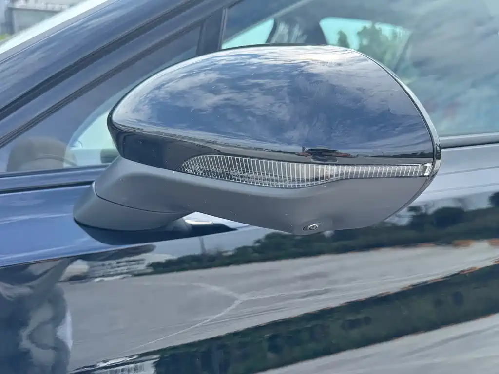 Hongqi H5 2025 2.0T AT 200