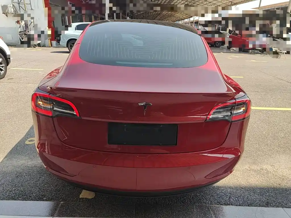 Tesla Model 3 — миниатюра 6