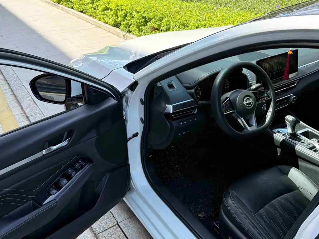 Nissan Teana — миниатюра 5
