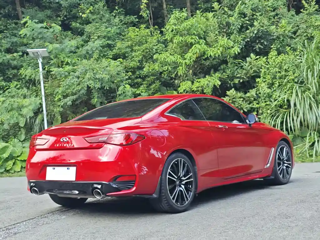 INFINITI  Q60
