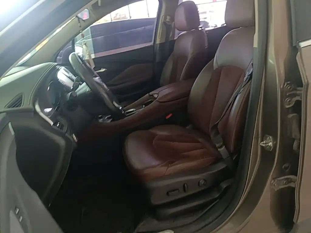 Buick Envision Plus — миниатюра 15