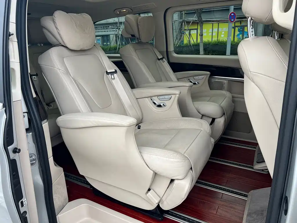 Mercedes-Benz V-Class — миниатюра 12