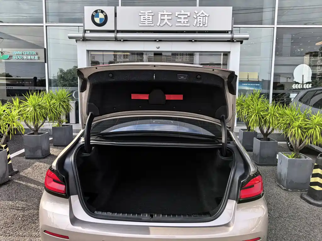 BMW 5 Series — миниатюра 15