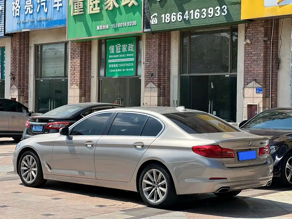 BMW 5 Series — миниатюра 5