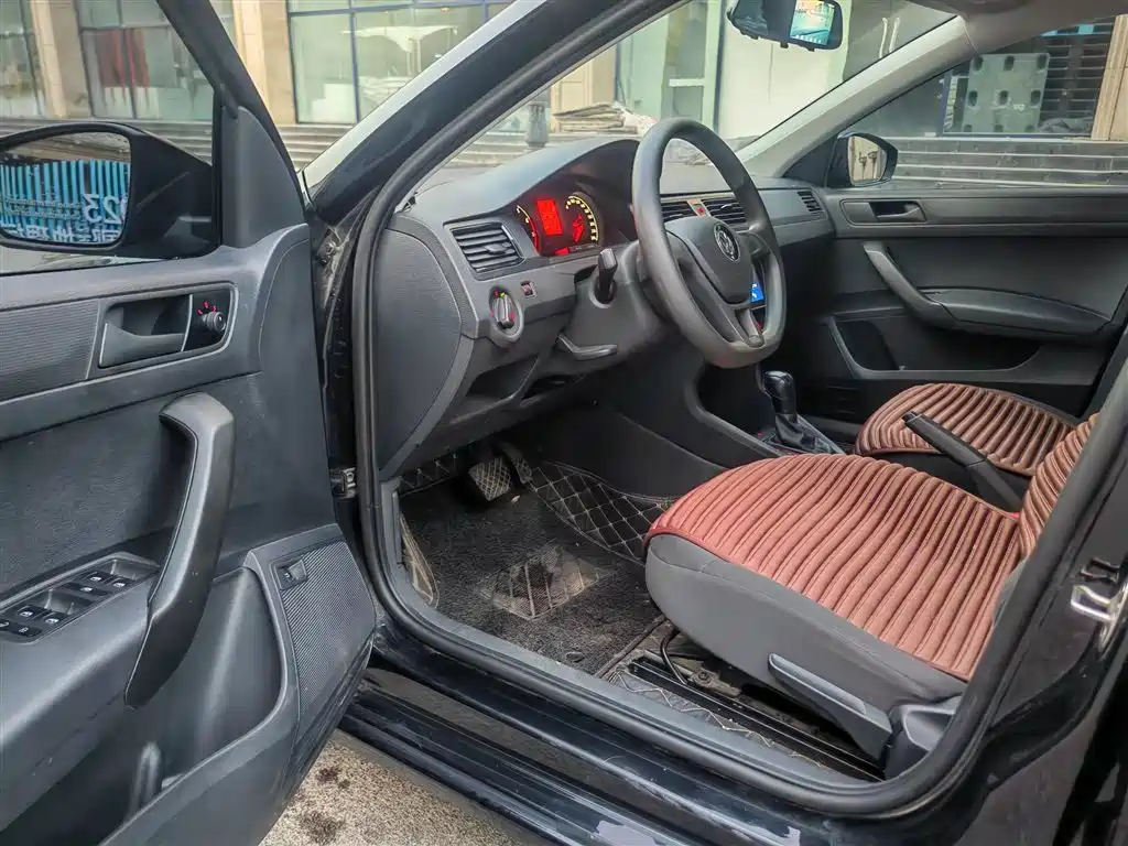 Volkswagen Santana — миниатюра 10