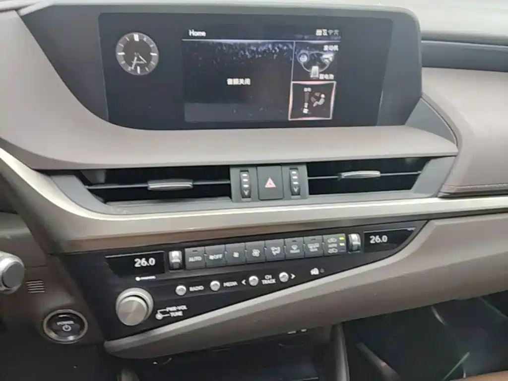 Lexus ES — миниатюра 13