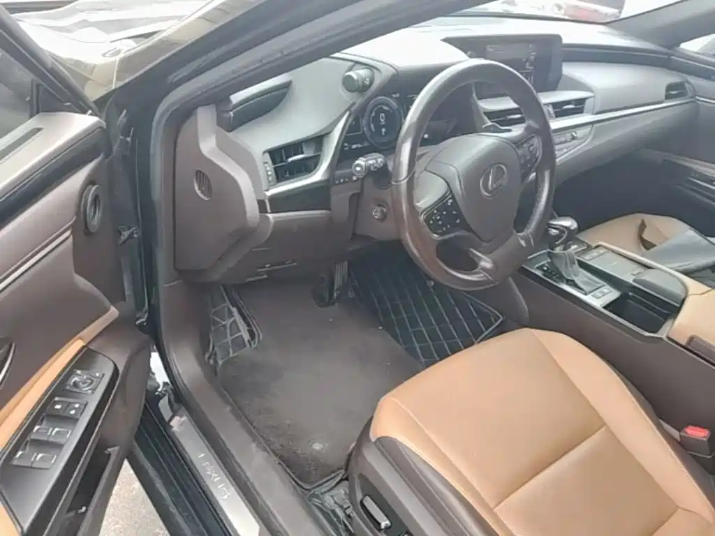 Lexus ES — миниатюра 16