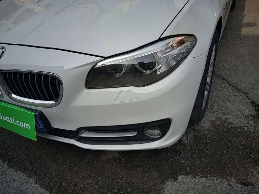 BMW 5 Series — миниатюра 24