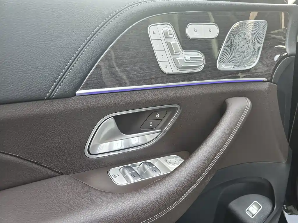 Mercedes-Benz GLS — миниатюра 9