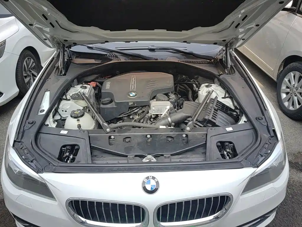 BMW 5 Series — миниатюра 20