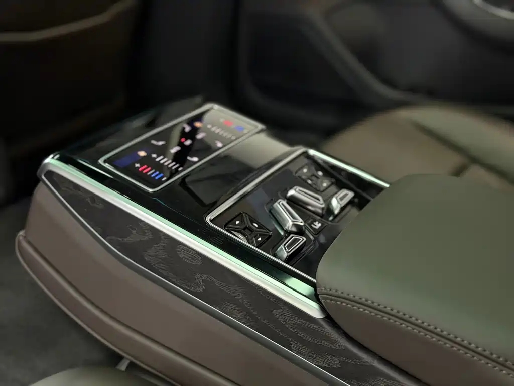 Audi A8 — миниатюра 21