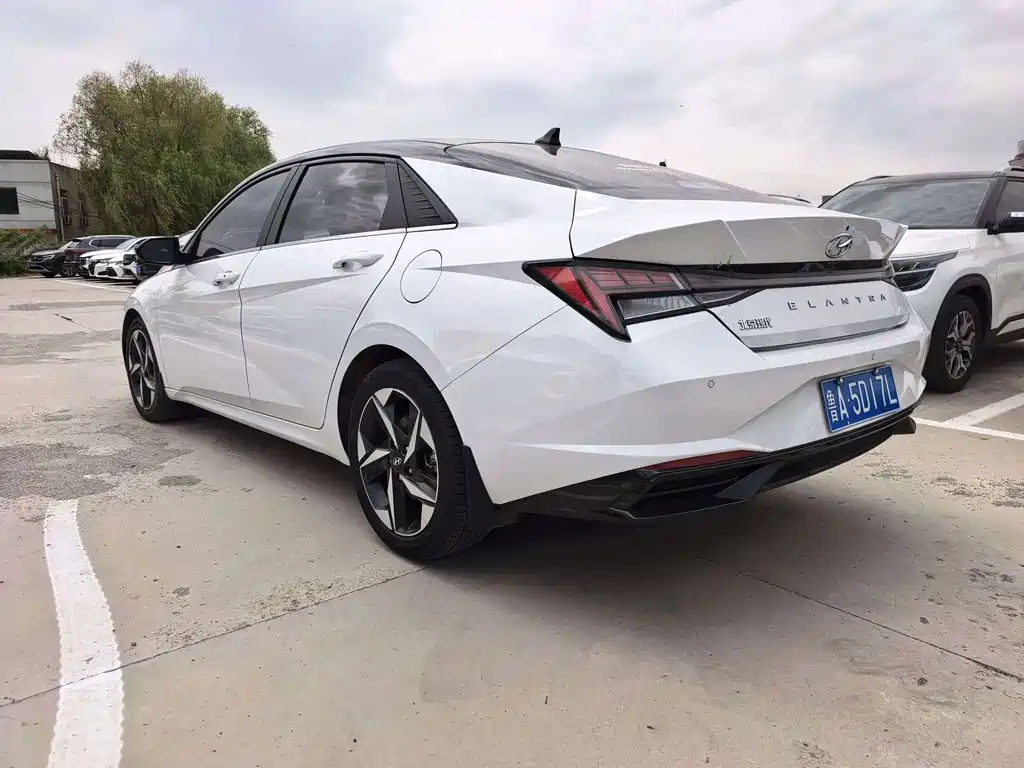Hyundai Elantra — миниатюра 11