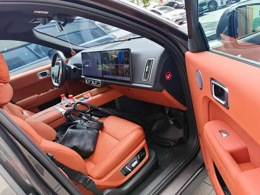Li Auto Li L8 — миниатюра 10