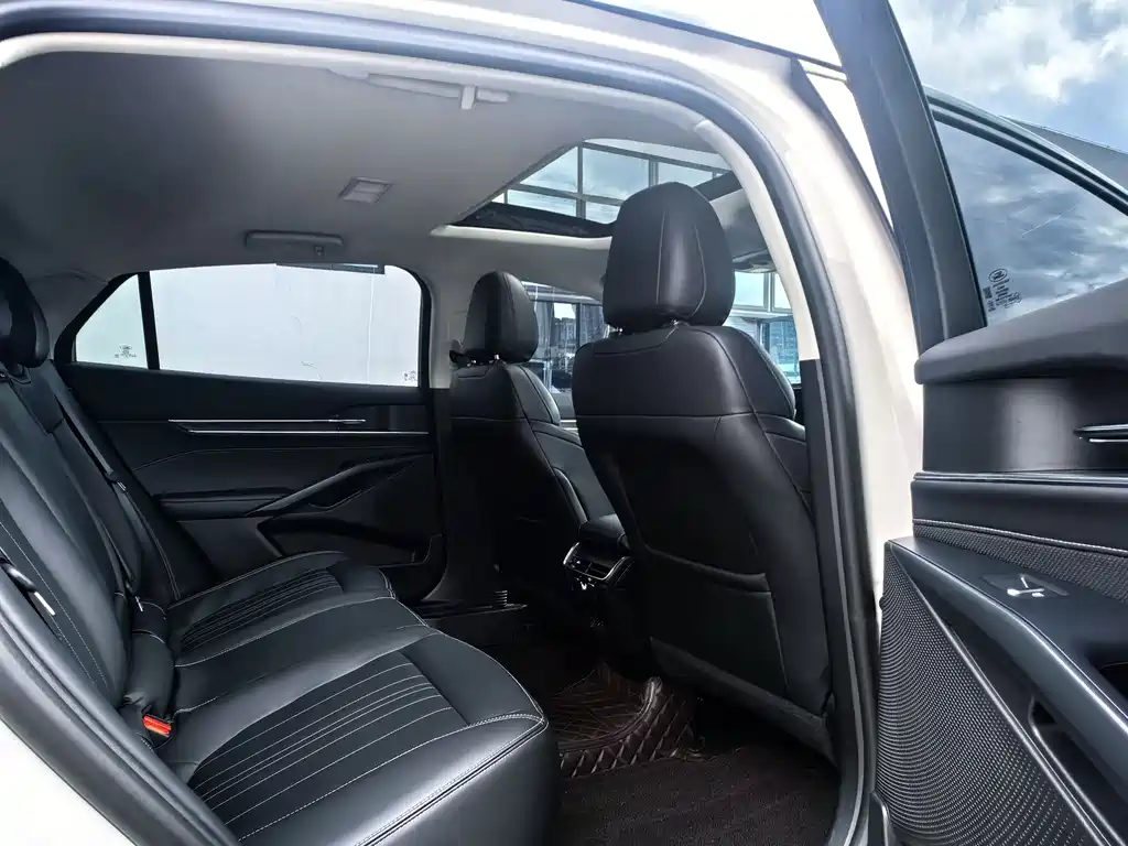 Ford Mondeo — миниатюра 10