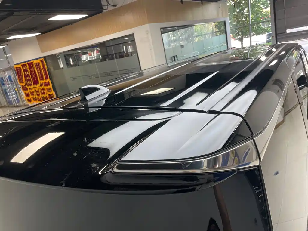 Toyota Alphard — миниатюра 6