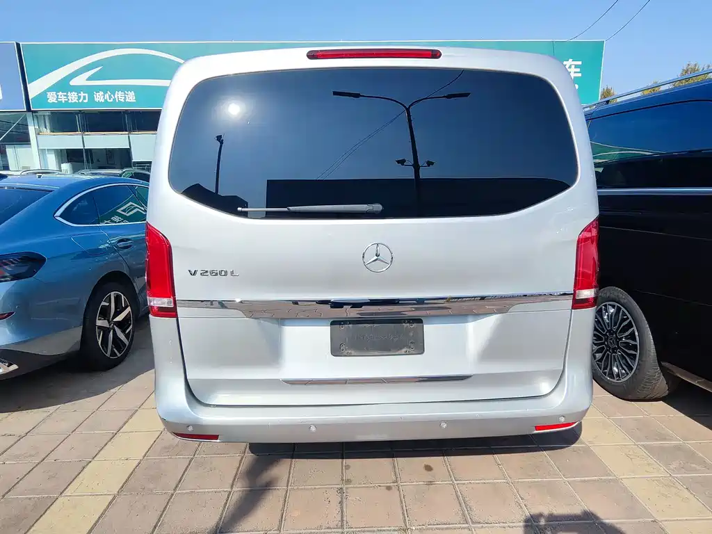 Mercedes-Benz V-Class — миниатюра 18