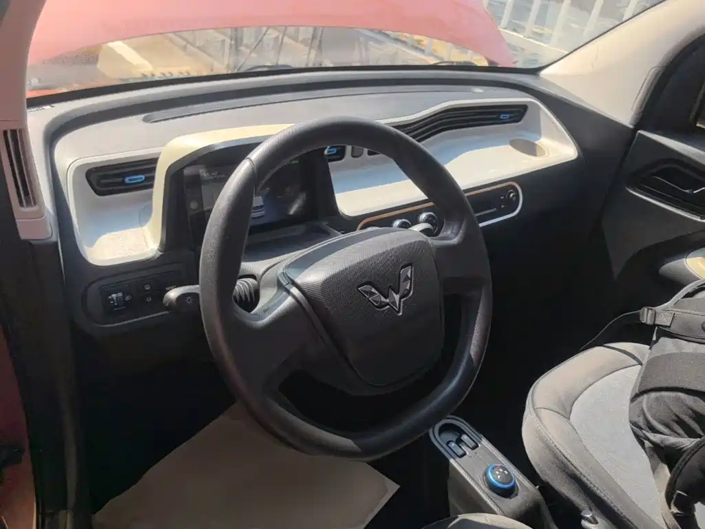 Wuling MINIEV — миниатюра 10