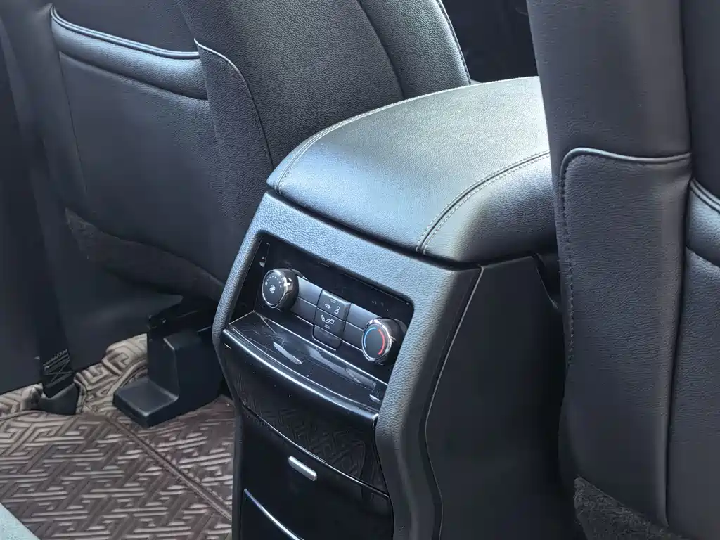 Ford Edge — миниатюра 12