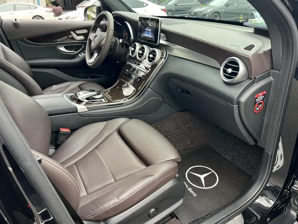 Mercedes-Benz GLC — миниатюра 10